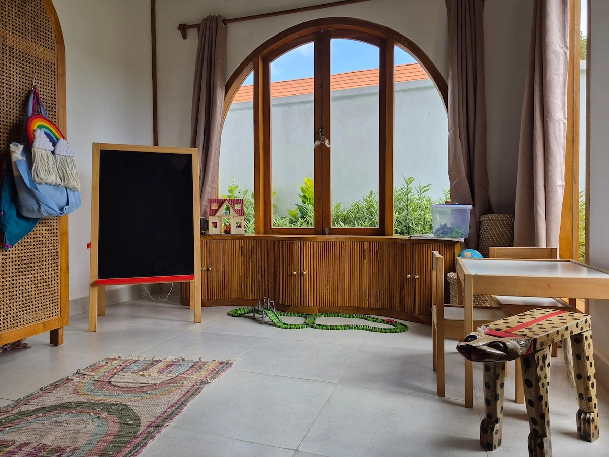 Modernized Javanese Limasan-style Family Home, 3-bed villa for rent in Uluwatu – photo 14 of 15