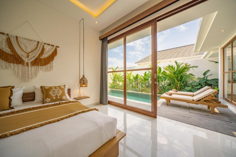 Stunning Pererenan Villa – Beach, Cafés & Canggu at Your Doorstep, 3-bed villa for rent in Pererenan – photo 4 of 15