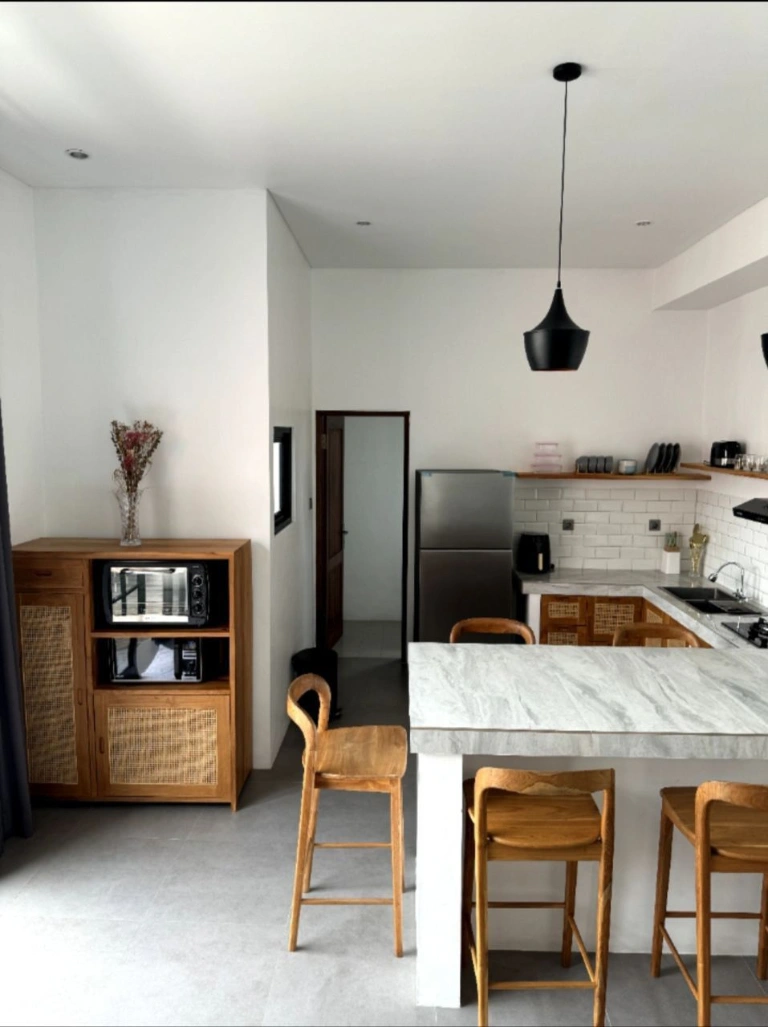Cozy 2-Bedroom Villa for Rent in seseh, Canggu available 2 min gym omni, 2-bed villa for rent in Seseh – photo 4 of 12