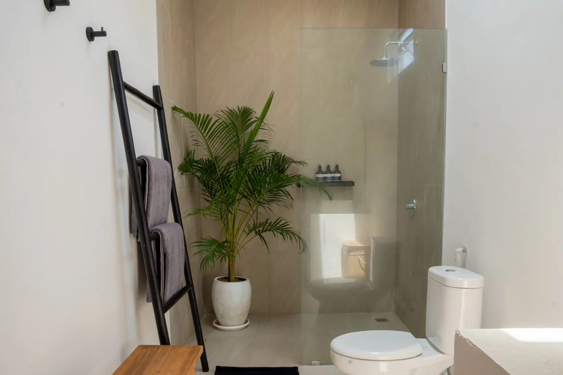Designer 3BR Villa In Canggu | joliesmaisonsbali.com, 3-bed villa for rent in Canggu – photo 10 of 14