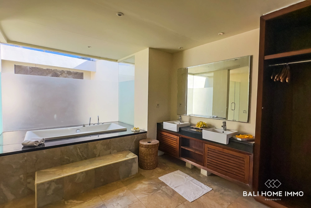 Spacious 1 Bedroom Villa with Golf Course View for Rent in Bingin, 1-bed villa for rent in Uluwatu – photo 7 of 8