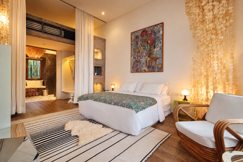 An Extraordinary 5-Bedroom Artistic Sanctuary in Berawa, 5-bed villa for rent in Canggu – photo 6 of 15