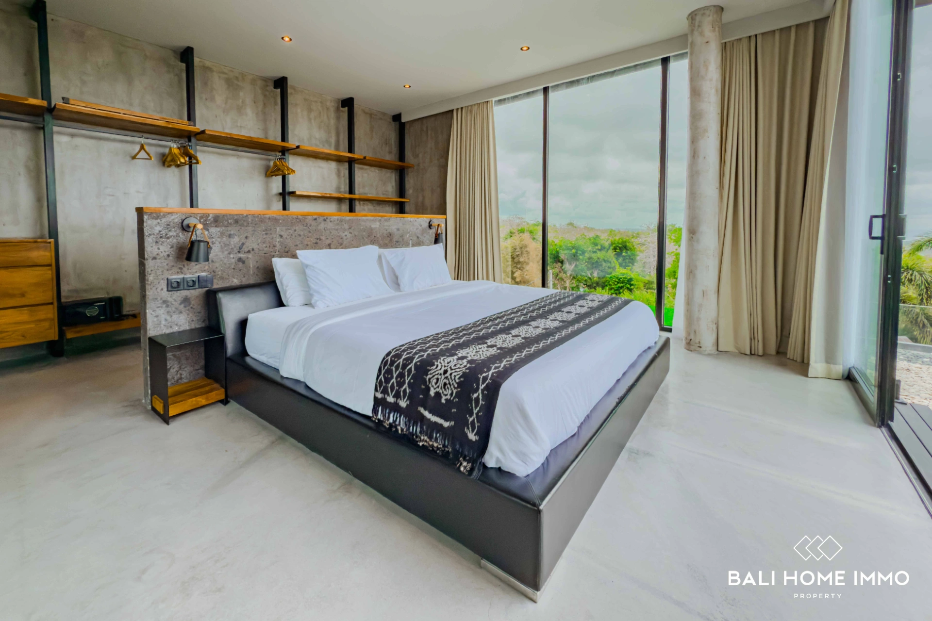Ocean View 6 Bedrooms Villa with Private Padel Court for Rent in Uluwatu, 6-bed villa for rent in Uluwatu – photo 11 of 15