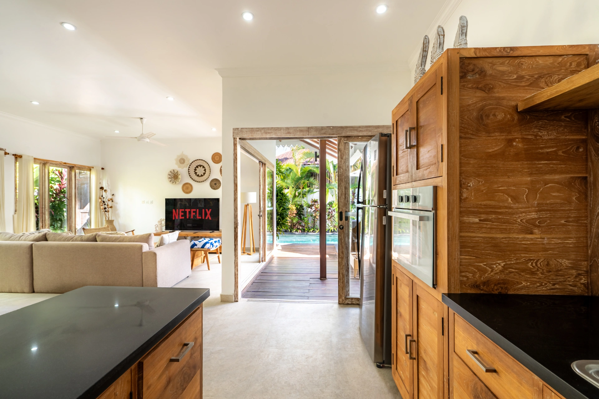 Santi - 3BR Villa with Pool & Daybed, Canggu, 3-bed villa for rent in Canggu – photo 7 of 15