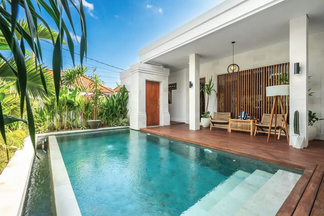 Silk Lodge - Modern 3-Bedroom Villa with Private Pool in Prime Berawa Location, 3-bed villa for rent in Canggu – photo 2 of 15