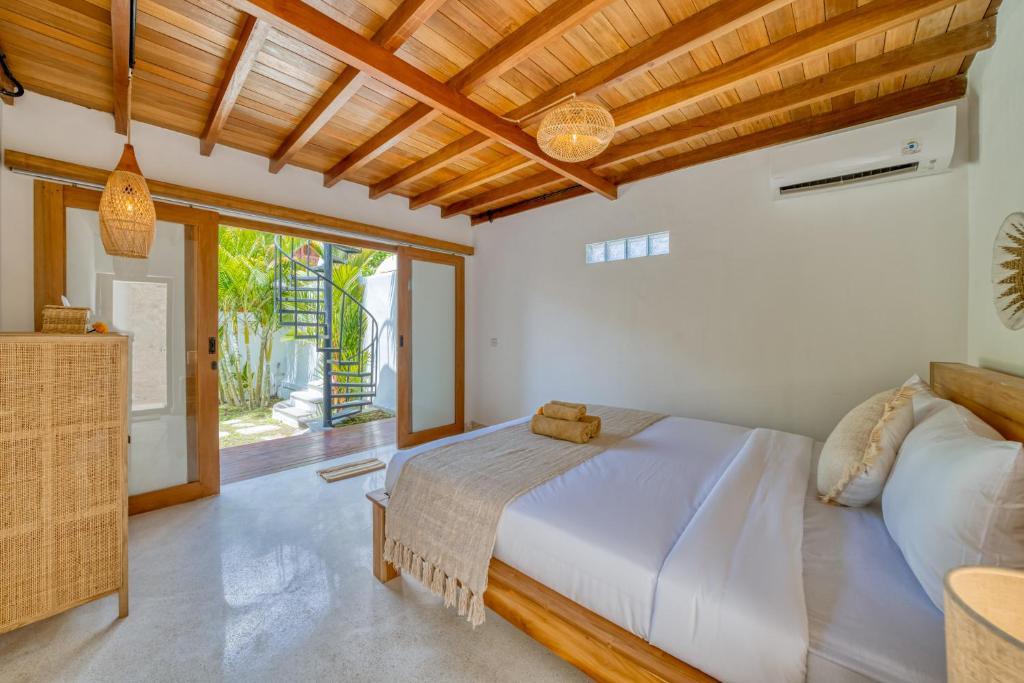 Villa For Rent Astana 9 Bed Pererenan,Canggu, 9-bed villa for rent in Pererenan – photo 13 of 14
