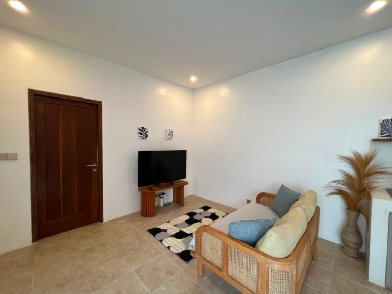 Modern 1BR Villa w/ Private Pool and Rooftop Lounge, 1-bed villa for rent in Kuta – photo 5 of 15