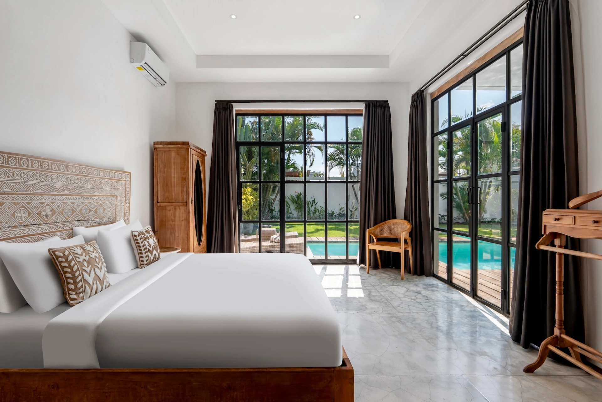 Villa Maje - Loft Style 3BDR Villa with Private Pool in Batubelig Seminyak, 3-bed villa for rent in Seminyak – photo 14 of 15