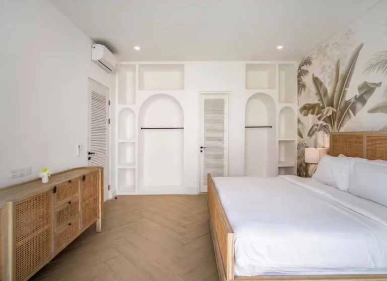 Brand New 3BR Villa in the Heart of Berawa, 3-bed villa for rent in Canggu – photo 6 of 11