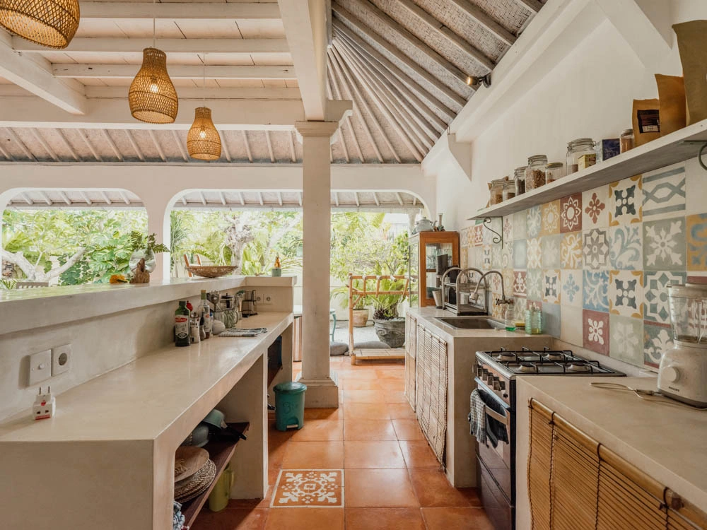 Charming 2-BR Villa 300 Meters From the Beach, 2-bed villa for rent in Canggu – photo 12 of 15