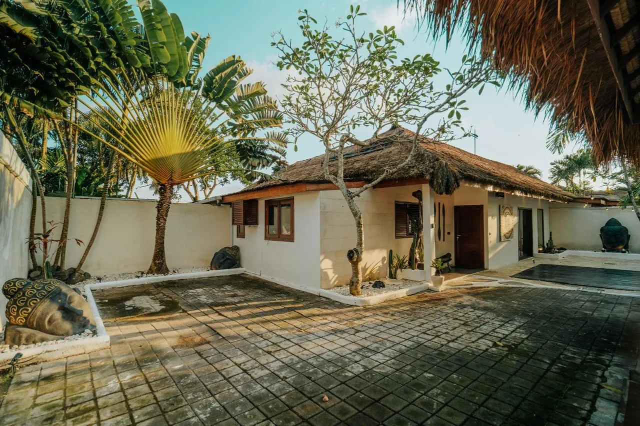 Villa For Rent 4 In Jl Nakula,Buduk Mengwi Bali, 4-bed villa for rent in Tabanan – photo 12 of 15