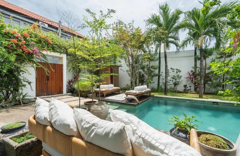 Luxury 3BR Villa with Pool, Sauna & Garden | Villa Manaaki, 3-bed villa for rent in Canggu – photo 8 of 15