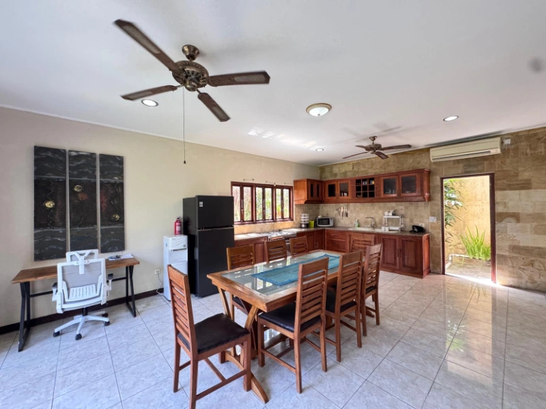Big Garden 2BR Villa for Rent at Umalas, 2-bed villa for rent in Canggu – photo 8 of 15