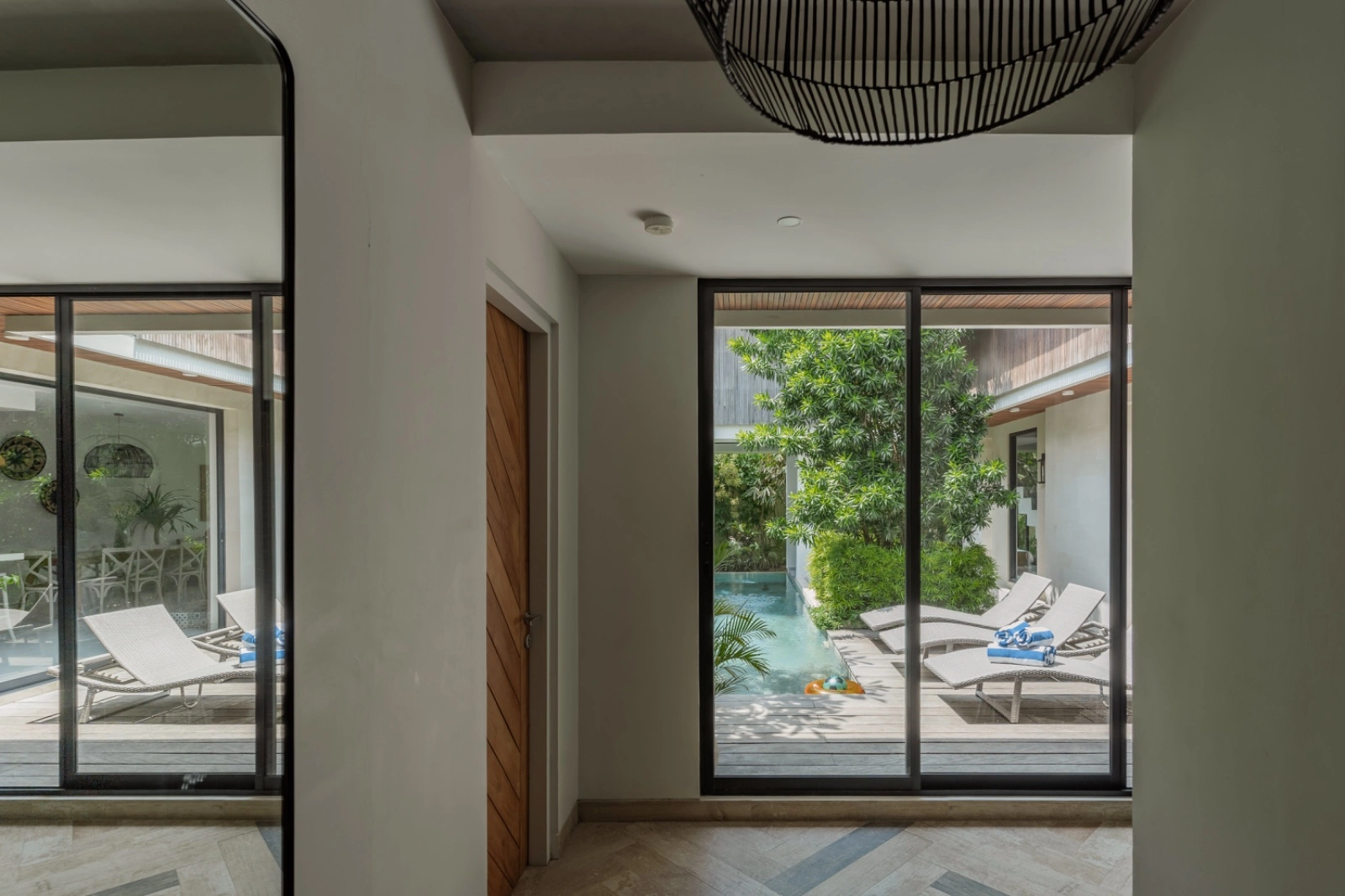 Modern Tropical 4 Bedrooms Vill in Berawa - Canggu, 4-bed villa for rent in Canggu – photo 7 of 10