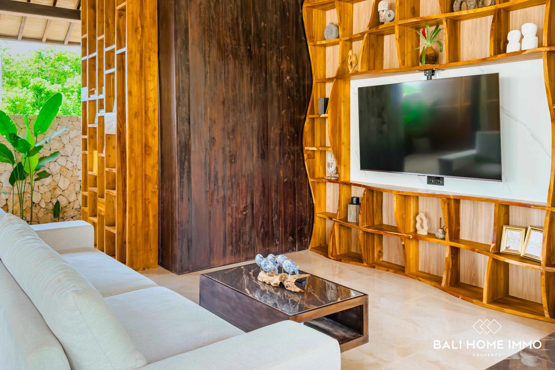 3 Bedrooms Traditional Balinese Villa for Rent & Sale in Pandawa, 3-bed villa for rent in Uluwatu – photo 9 of 15