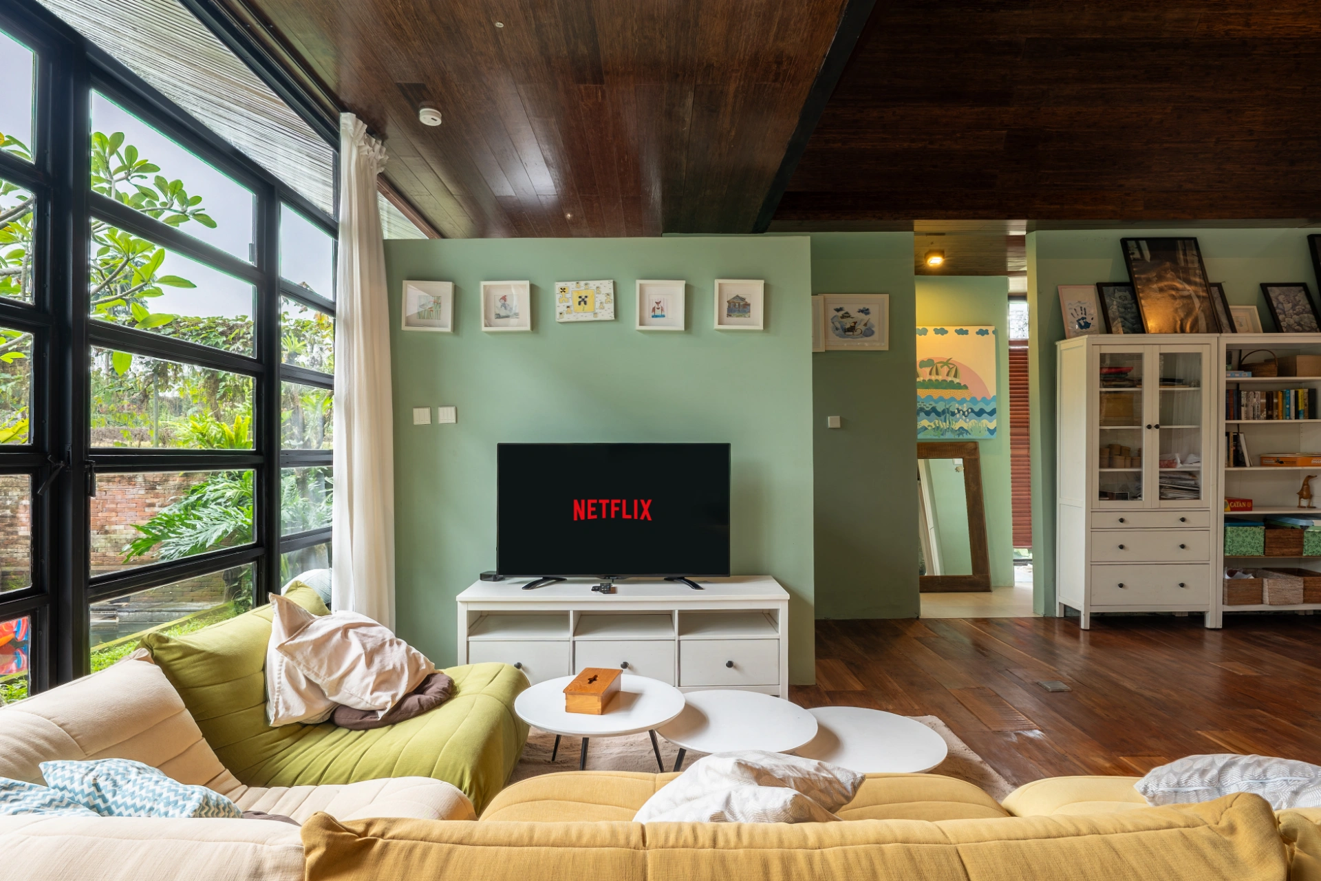 Belvedere Castle of Glass - 4BR Luxury Villa in Ubud, 4-bed villa for rent in Ubud – photo 4 of 15