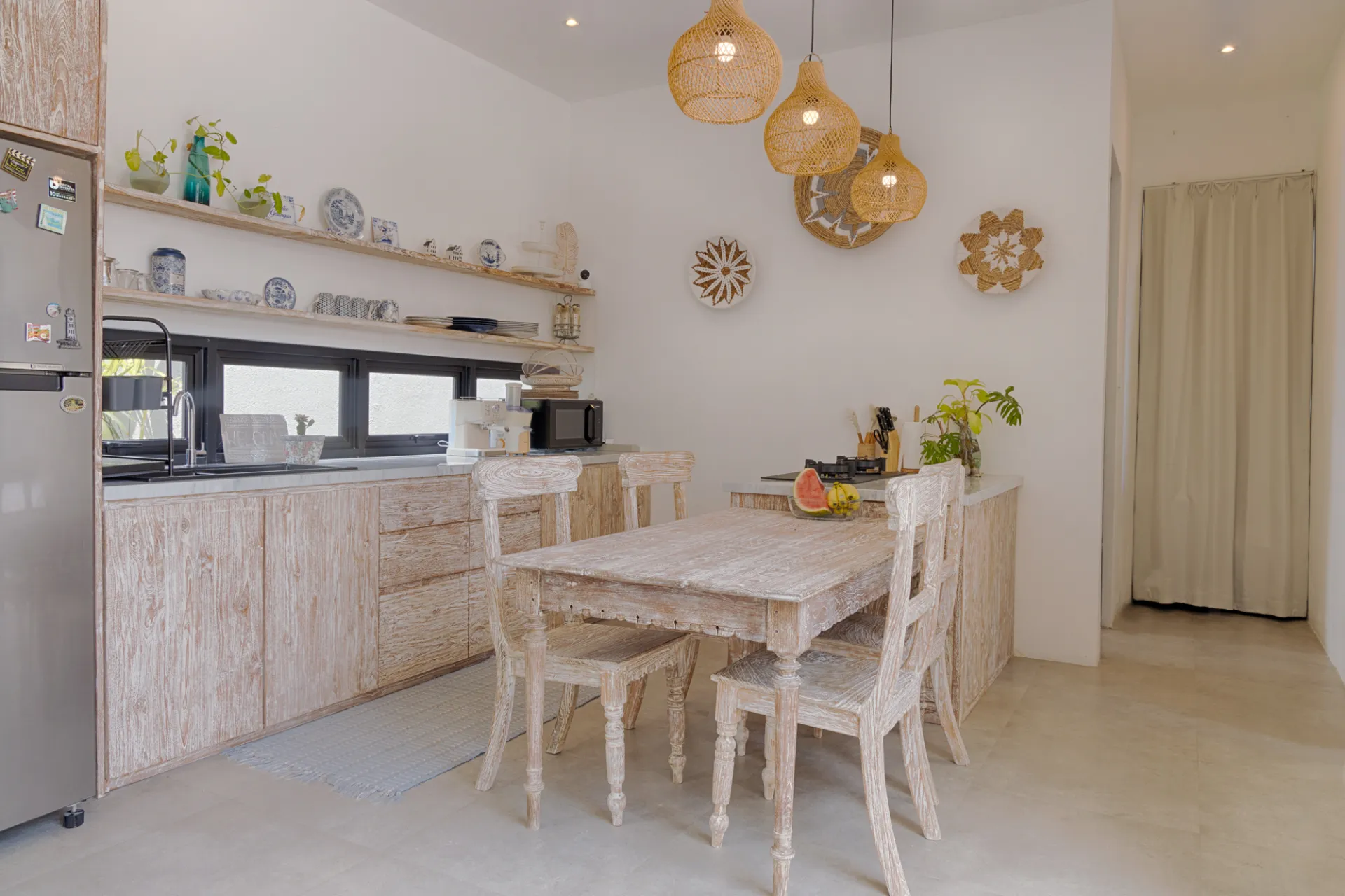 The Art-Inspired 2BR Modern Villa with Private Pool near Melasti Beach, 2-bed villa for rent in Uluwatu – photo 12 of 15