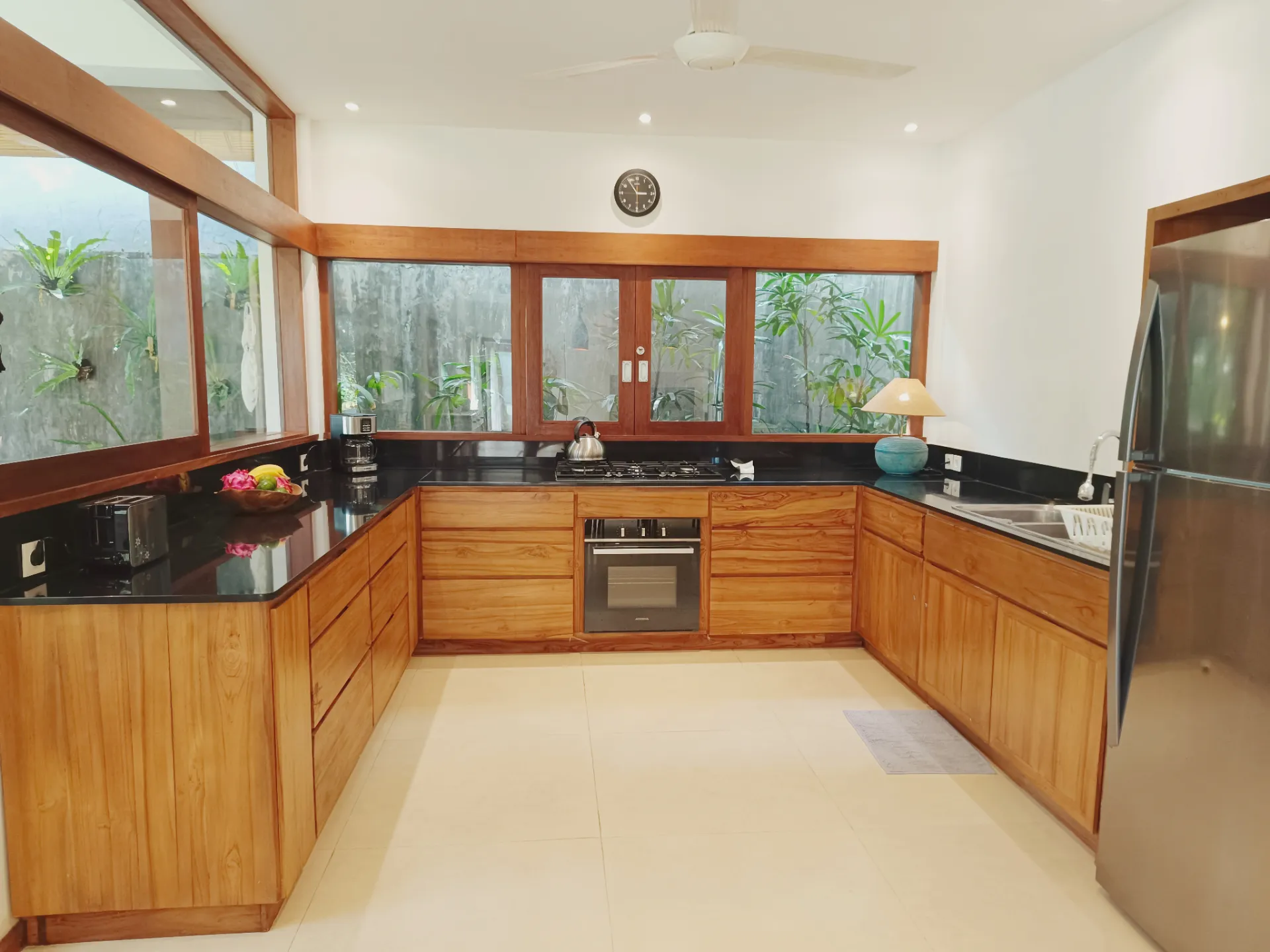 Spacious 4BR Villa w/ Pool and Home Office, 4-bed villa for rent in Canggu – photo 8 of 15