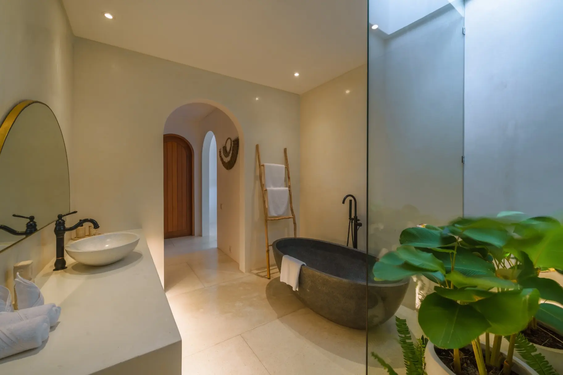 Villa Eliad - Charming 3 Bedroom Mediterranean Villa in Berawa, 3-bed villa for rent in Canggu – photo 5 of 15