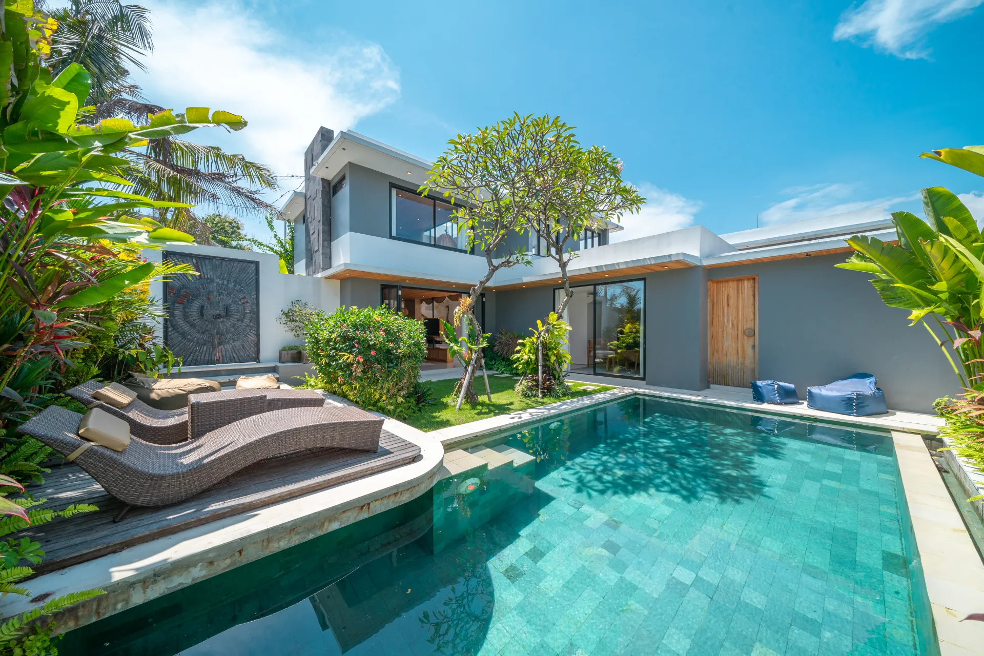 Villa Arunika - Stylish tropical 2BR Villa close to Nyanyi beach, 2-bed villa for rent in Tabanan – photo 3 of 15