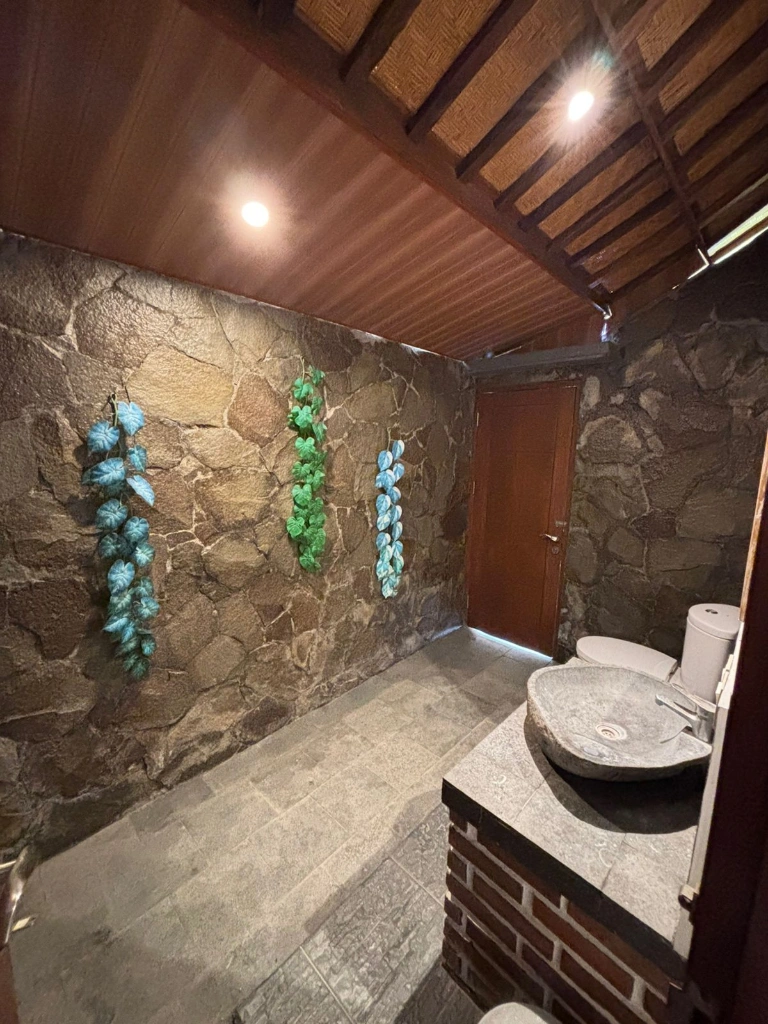 2 Bedroom Villa with Garden Pet Friendly in Canggu, Padonan, 2-bed villa for rent in Canggu – photo 5 of 11