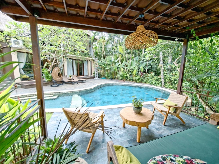 3BR with Open Living Concept and Jungle Surroundings in Buwit, 3-bed villa for rent in Tabanan – photo 7 of 15