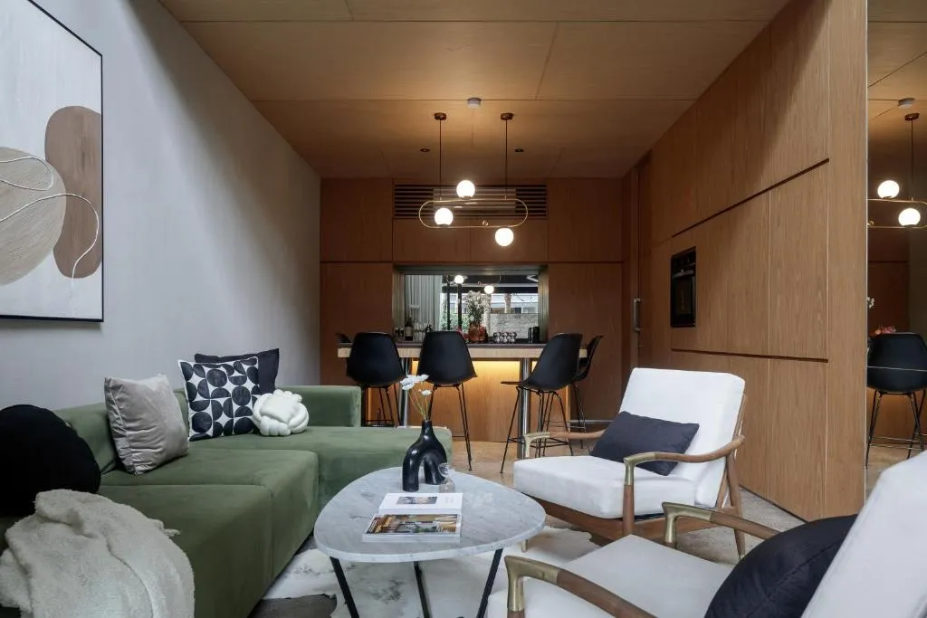 Modern 1BR Villa w/ Private Pool and Garden, 1-bed villa for rent in Canggu – photo 10 of 15