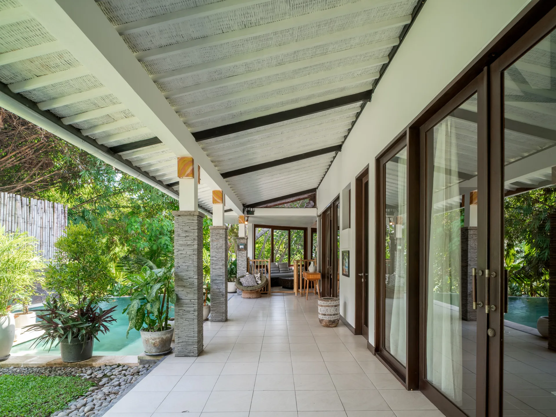Villa Runa - Homey & Peaceful 2-Bedroom Villa with Spacious Garden in Canggu, 2-bed villa for rent in Canggu – photo 7 of 14