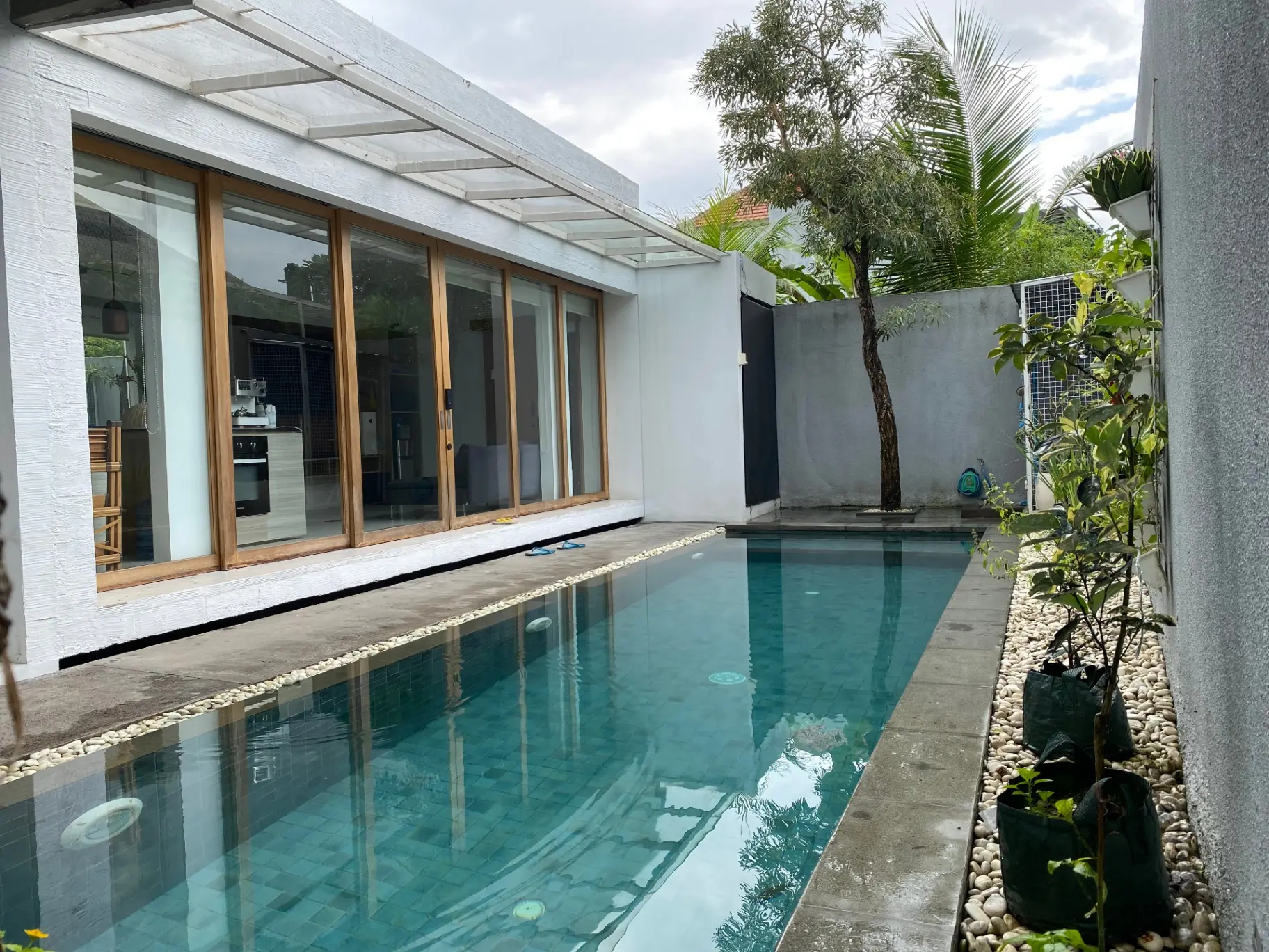 Villa MK House – 4-Bedroom Villa + 1 Office Room with Homey Vibes in Kedungu!!, 4-bed villa for rent in Tabanan – photo 2 of 15