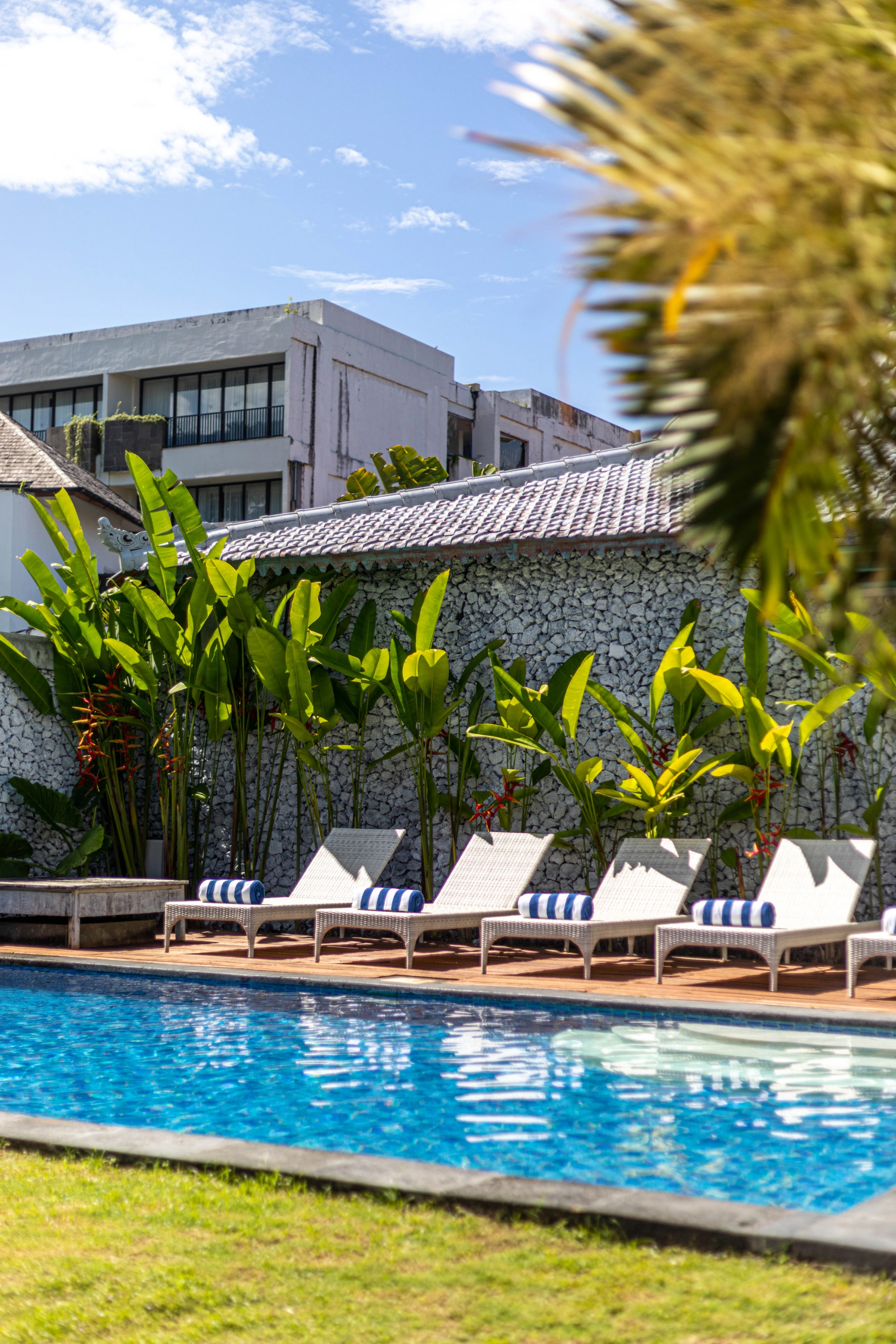 Spacious 2BR Garden Villa w/ Jacuzzi, Balcony & Pool, 2-bed villa for rent in Canggu – photo 13 of 15
