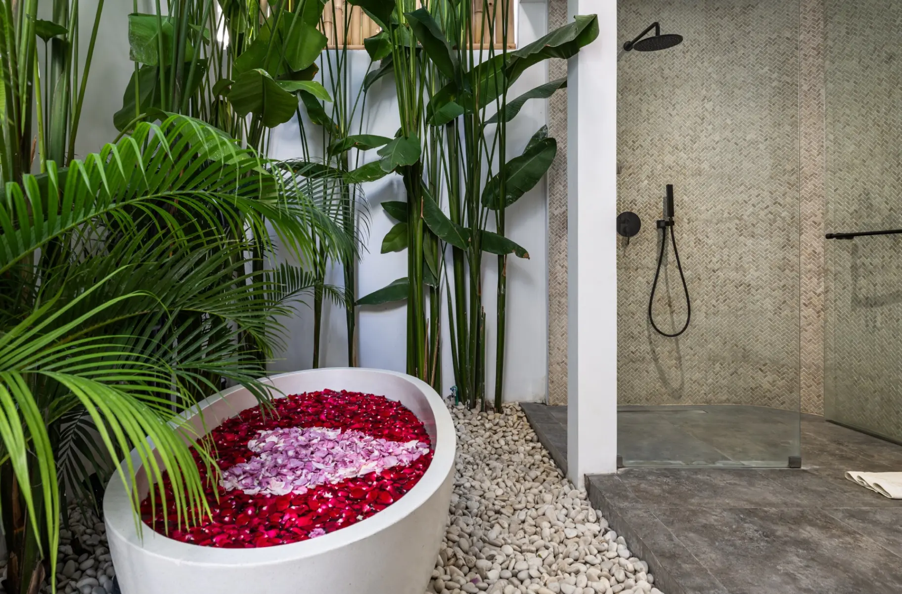 300m to the BEACH PREMIUM BATU BOLONG Canggu 4br villa, 4-bed villa for rent in Canggu – photo 15 of 15