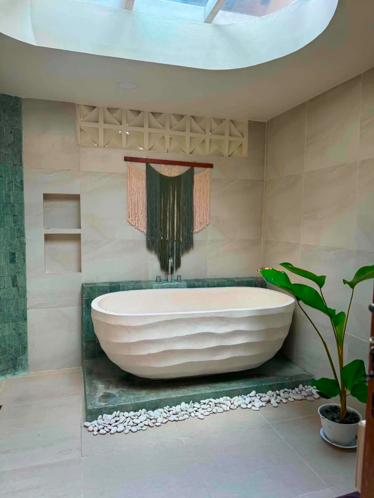 Joglo Raera Bali - Indonesian Authentic Heritage Villa-9 mins to Seminyak beach, 2-bed villa for rent in Seminyak – photo 13 of 15