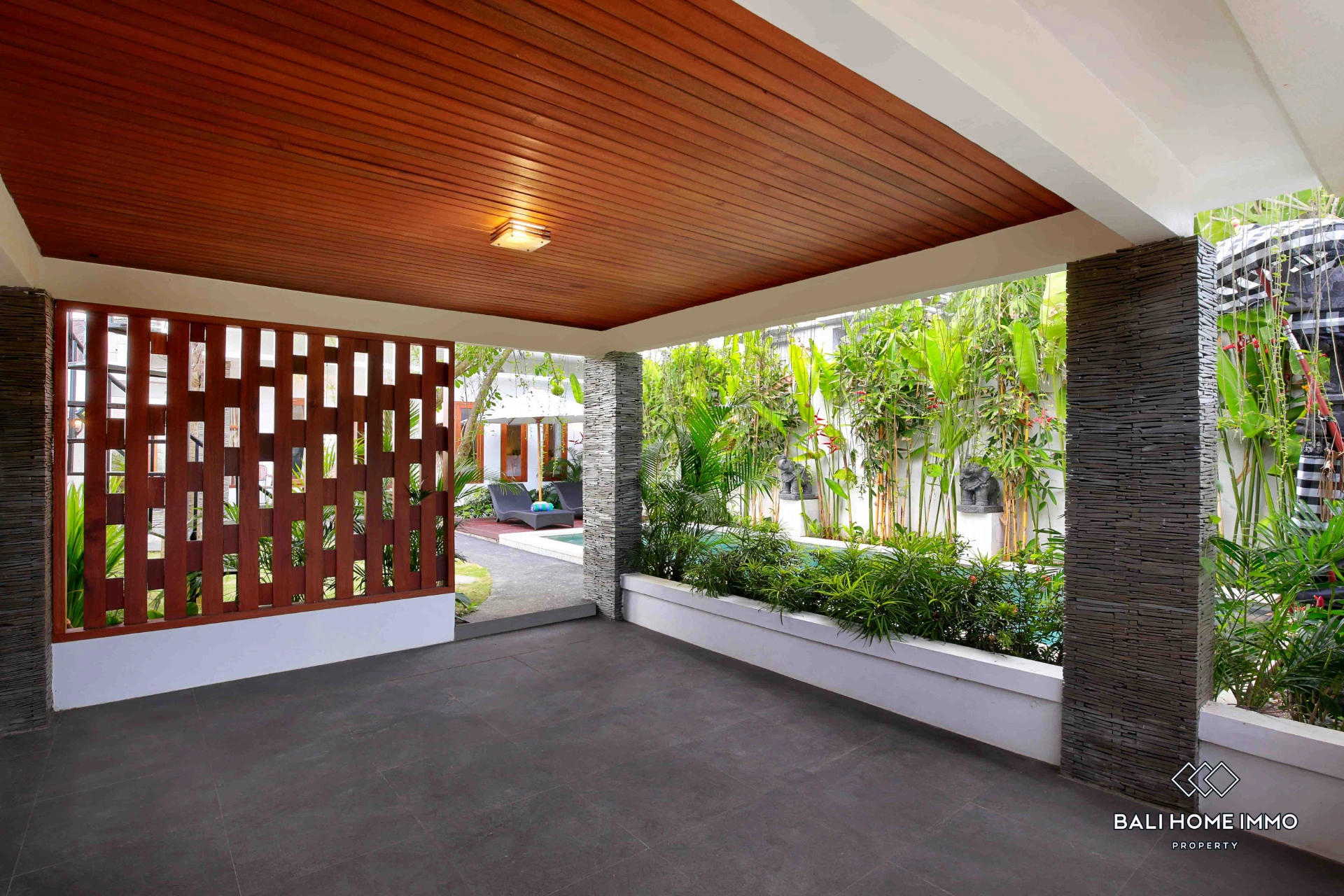 Peaceful 3 Bedrooms Villa for Yearly and Monthly Rental in Ungasan, 3-bed villa for rent in Uluwatu – photo 2 of 15