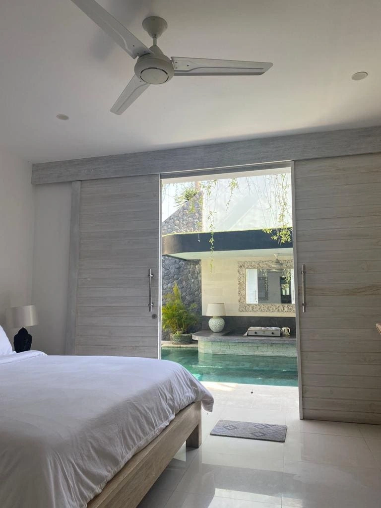 Luxury 3 BR Elegant intertior perfect for group in Umalas, 3-bed villa for rent in Canggu – photo 5 of 15