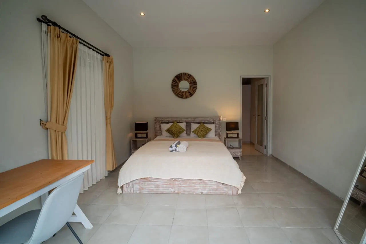 Serene Bumbak Villa with Private Pool | 5 mins to Canggu, 3-bed villa for rent in Seminyak – photo 5 of 15