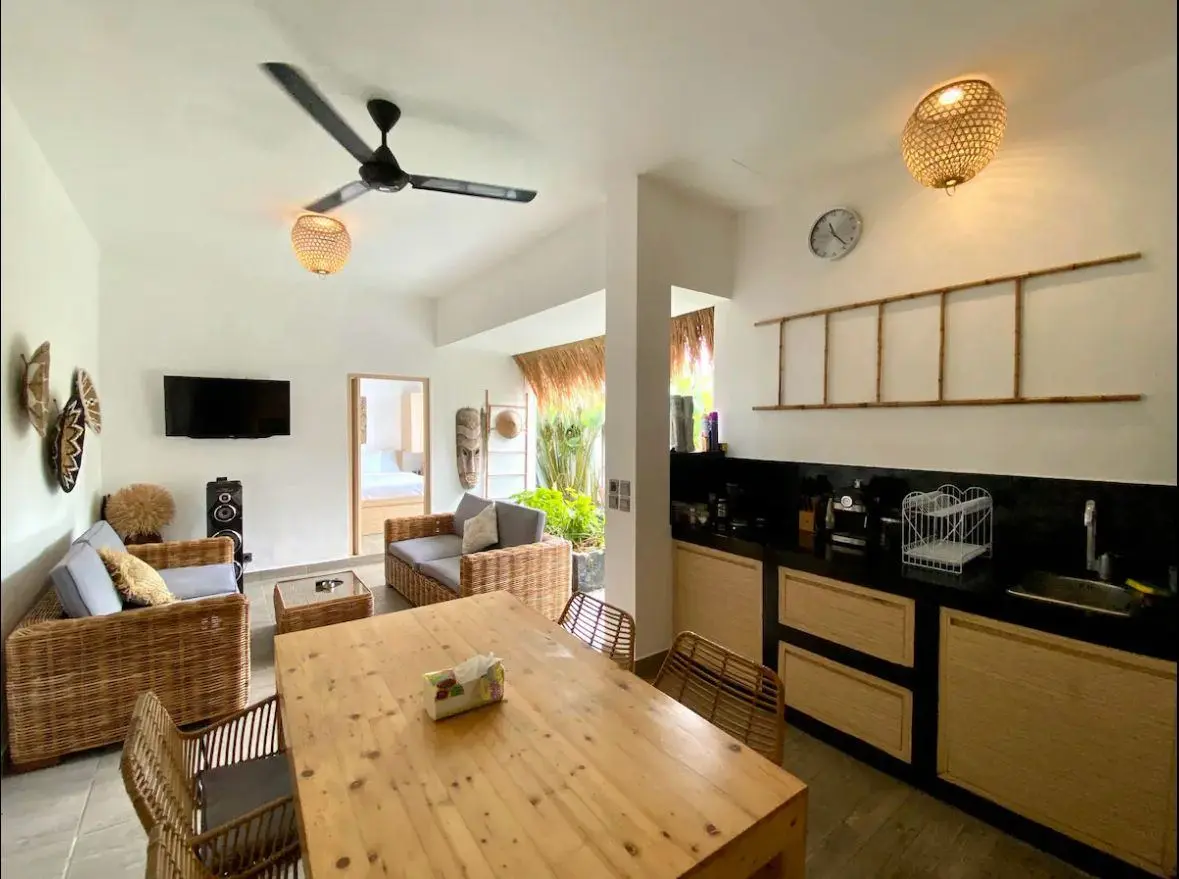 Villa Warm - 2 Bedroom Villa in Central Location, 5 minutes walk to Nirvana gym, 2-bed villa for rent in Canggu – photo 11 of 15