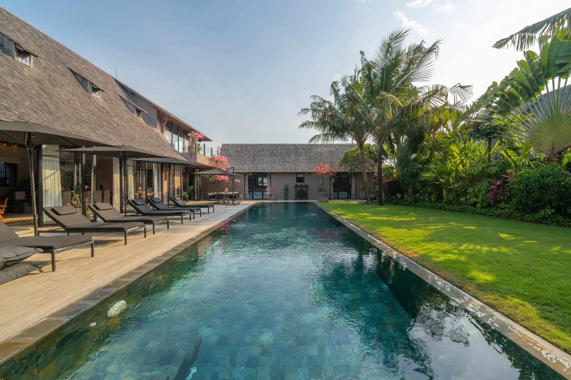 Villa Nehal - Luxury 5BR Villa with 20m Pool and Huge Garden, 5-bed villa for rent in Canggu – photo 7 of 15