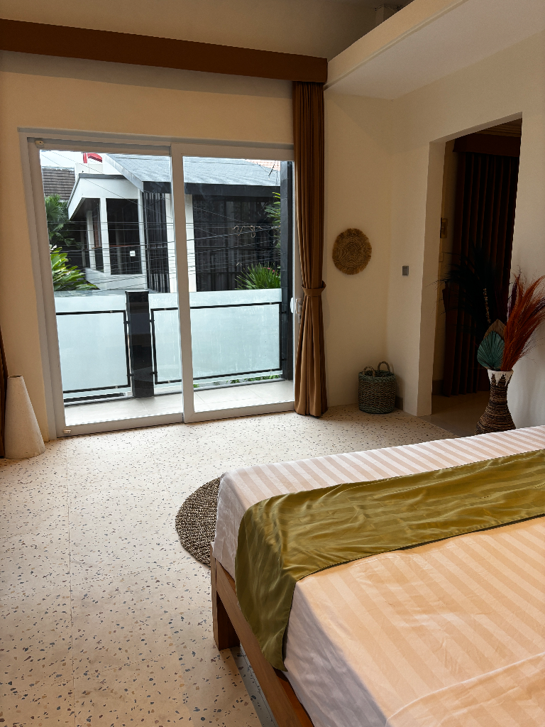 Berawa-4BR Villa with Amazing Rooftop, 4-bed villa for rent in Canggu – photo 3 of 15