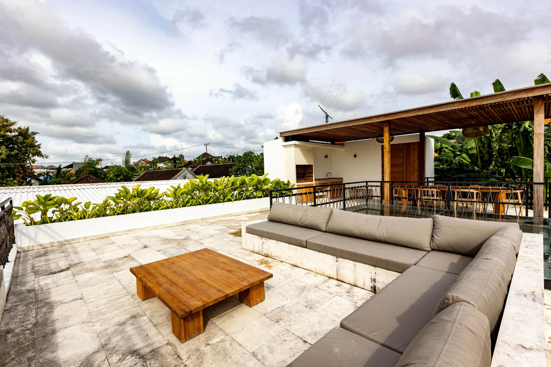 Refined 3BR Villa w/ Rooftop Patio and Sunset Views, 3-bed villa for rent in Canggu – photo 9 of 14