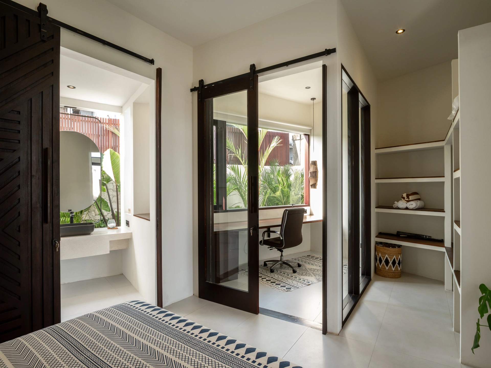 Casa Mi - Modern 1-Bedroom Villa with Working space Walking Distance to Beach, 1-bed villa for rent in Seseh – photo 13 of 15