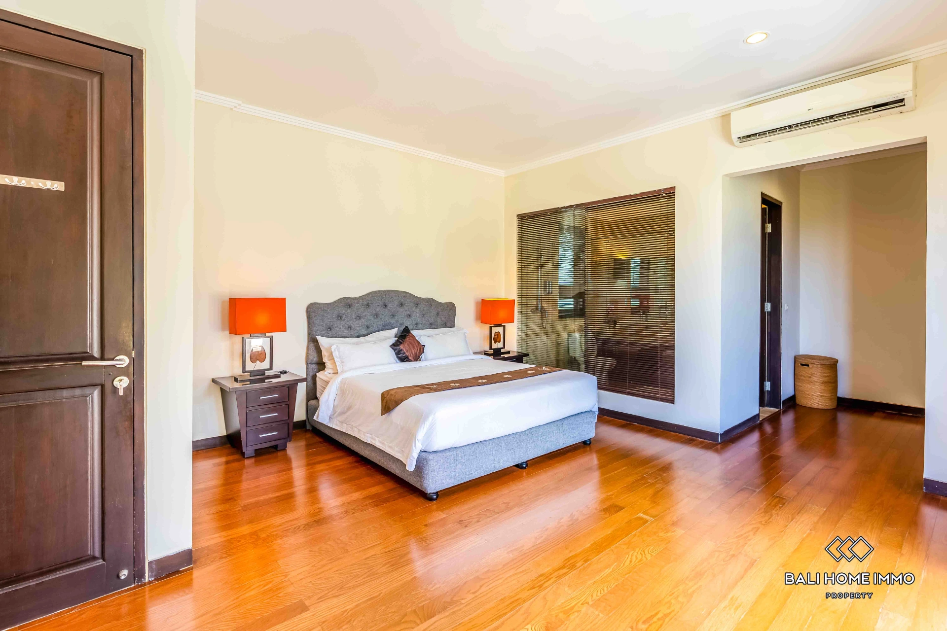 Stunning Ocean View 5 Bedrooms Villa for Rent & Sale in Ungasan, 5-bed villa for rent in Uluwatu – photo 10 of 14