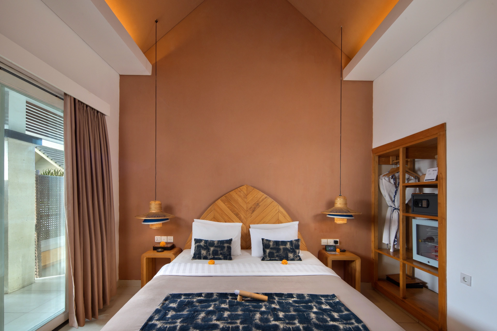 Sophisticated 1 Bedroom Modern Suite in the Heart of Berawa, 1-bed villa for rent in Canggu – photo 11 of 13