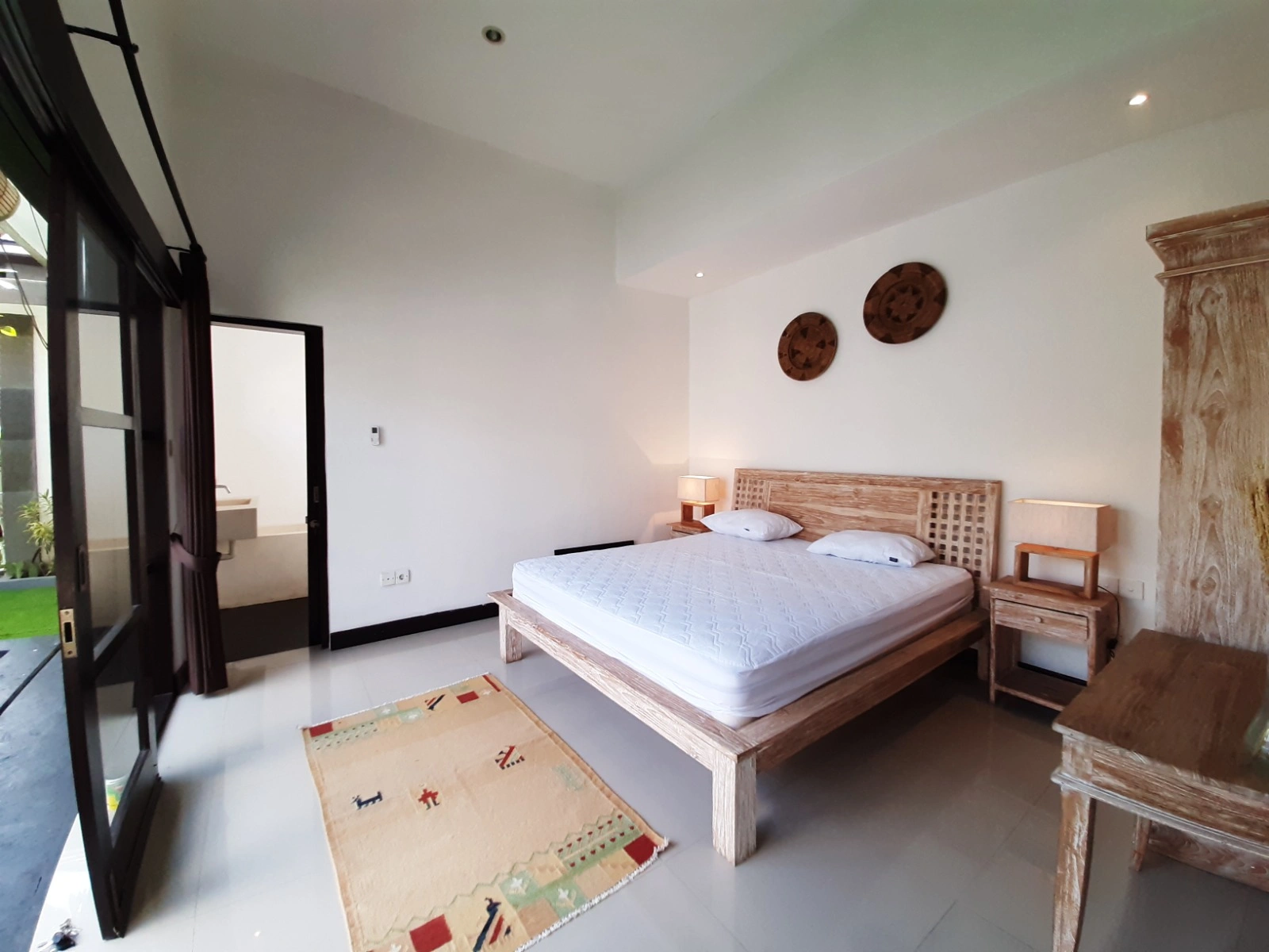 Tropical Homie Villa New Renovated in Seminyak, 2-bed villa for rent in Seminyak – photo 13 of 15