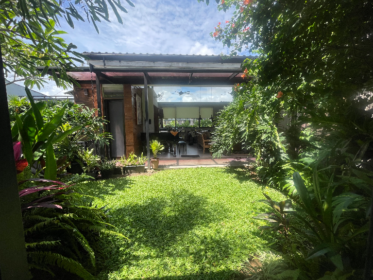 Contemporary Tropical Family Home | Kerobokan, 3-bed villa for rent in Seminyak – photo 15 of 15