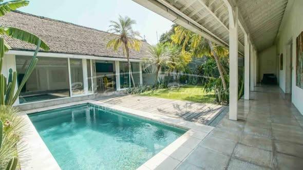 3-bed villa for rent in Seminyak