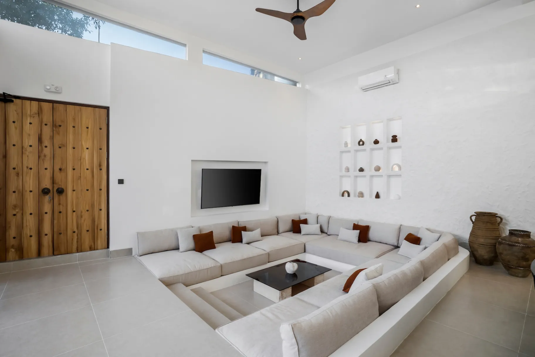 Apricot House - Exquisite 3BD Pool House Close to the Beach, 3-bed villa for rent in Uluwatu – photo 3 of 13