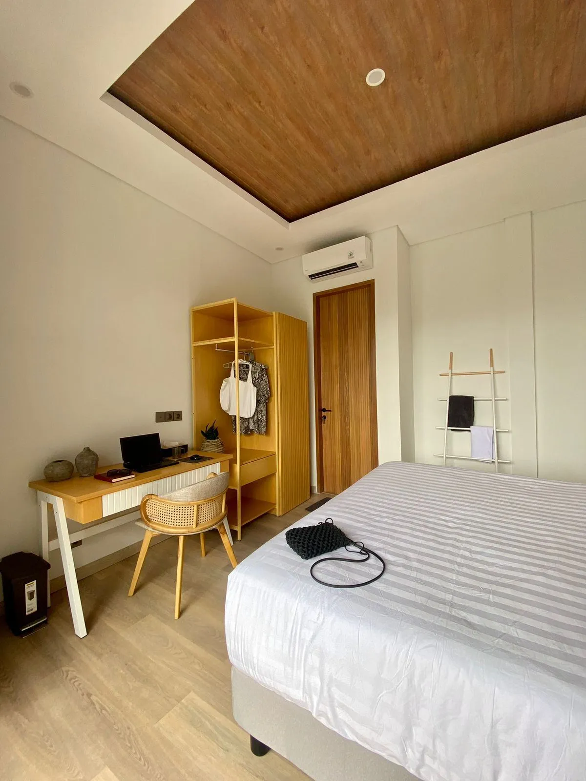 4BR Modern Villa at Berawa with Rooftop, 4-bed villa for rent in Canggu – photo 8 of 15