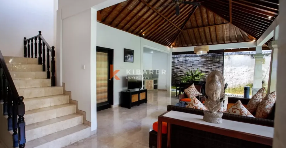 Touch Tropical Four-Bedrooms Open Living Villa in Jimbaran, 4-bed villa for rent in Uluwatu – photo 6 of 10