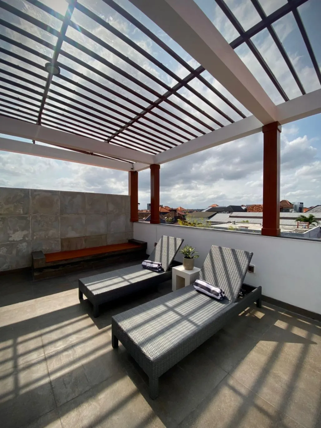 4BR Modern Villa at Berawa with Rooftop, 4-bed villa for rent in Canggu – photo 3 of 15