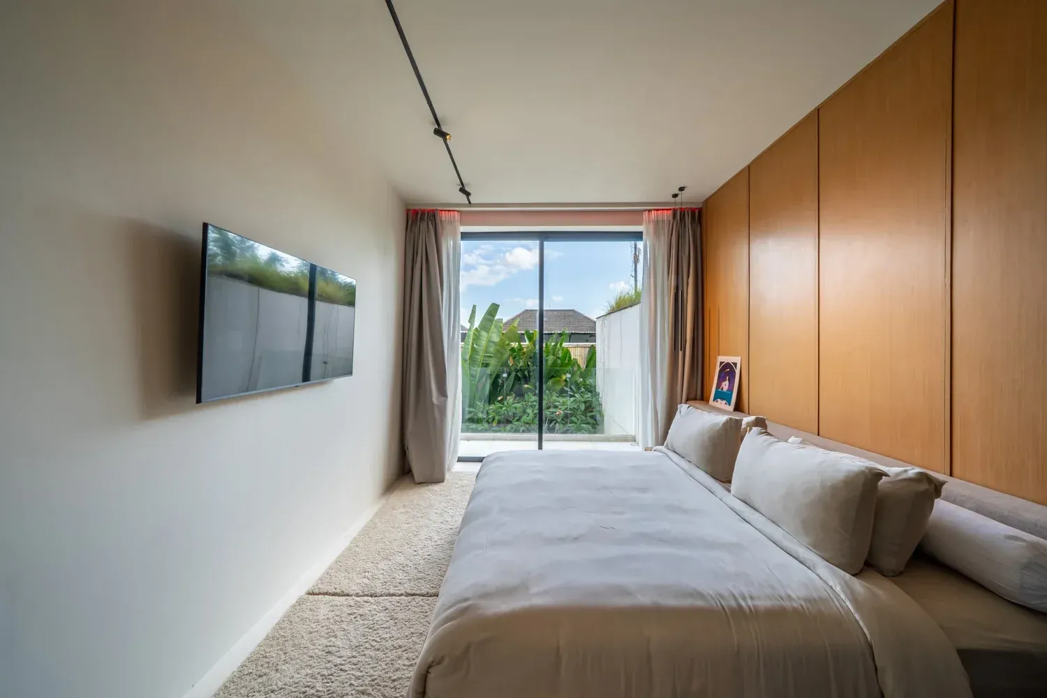 2 Bedroom Luxury Villa in Canggu Padonan, 2-bed villa for rent in Canggu – photo 6 of 15